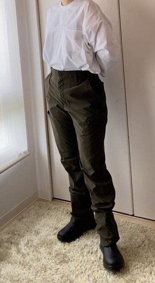 【ワークマン 持続冷感ドライストレッチ長袖Tシャツ】男性なら1枚で着ても透け感の心配はないでしょう