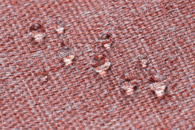 【ワークマン×フルクロ　たためて自立する 2WAY 撥水デイリュック】撥水加工が施されているため、少しの雨なら安心して使えます◎