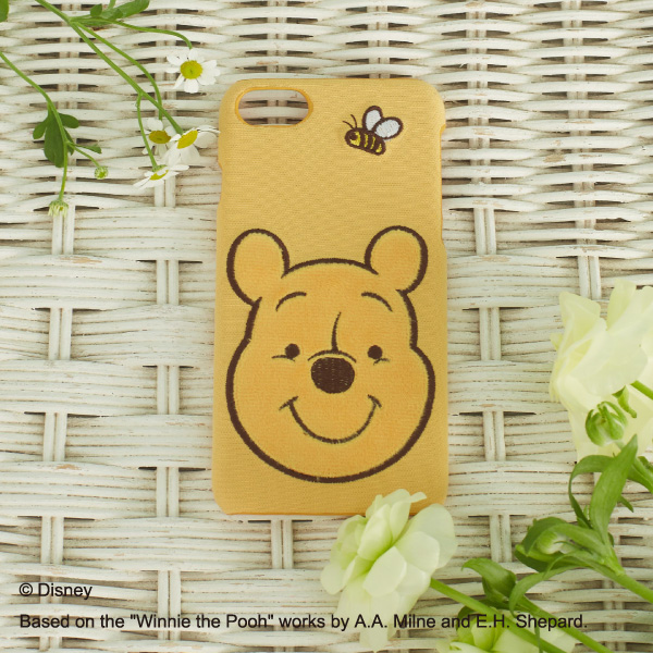 Winnie the Pooh/アイフォンケース 3,290円（7/8/SE、X/XS、11、11pro用の4種類）
