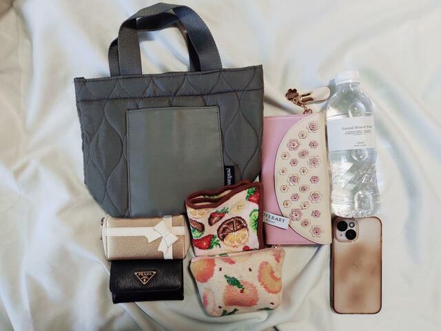 長財布・500mlペットボトル・ハンカチ・携帯もすっぽり