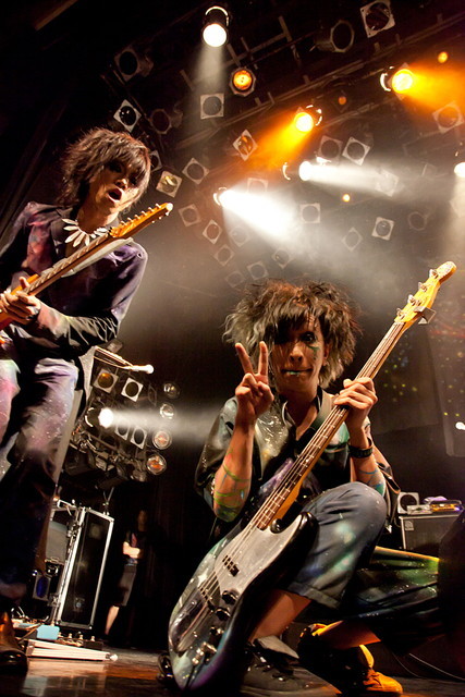 えんそく・O-WESTワンマンライブレポ／クラオカユウスケ（Gt）とミドリーダー（Ba）