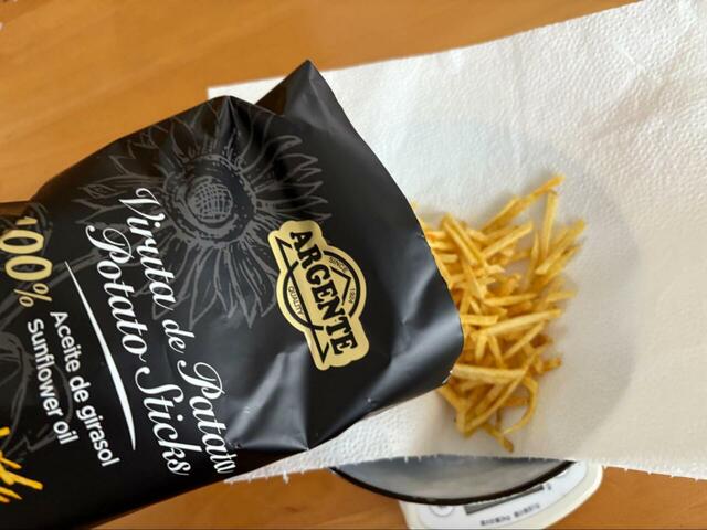 【コストコ パパス アルジェンテ ポテトスティック】パラパラっとお皿に出すだけでおつまみタイムの準備完了!