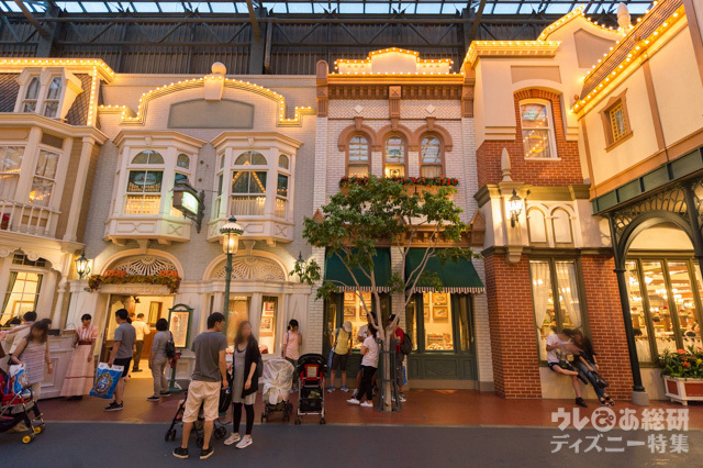 東京ディズニーランド「イーストサイド・カフェ」