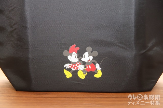 『sweet 2022年5月号』付録「BLUE LABEL CRESTBRIDGE ミッキー＆ミニーデザイン保温保冷ポーチつきトートバッグ」