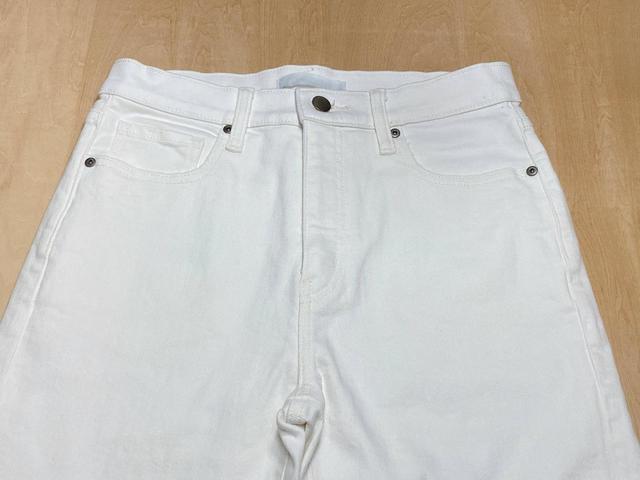 【UNIQLO（ユニクロ）】レギュラーフィットストレートハイライズジーンズ／税込3,990円