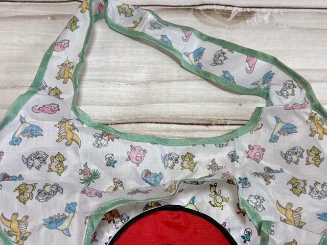 内側はポケットなどはないシンプルな作り