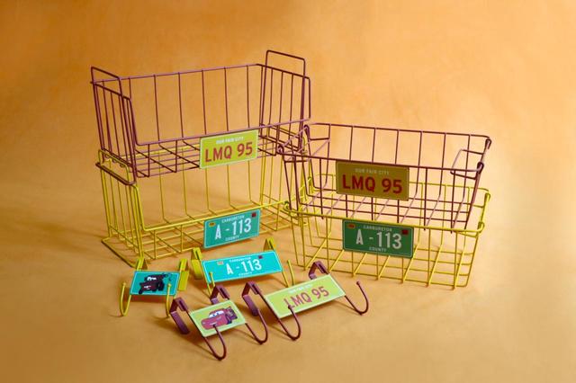 第一弾 ナンバープレートがデザインされたラック - 3COINS