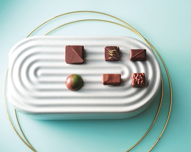 【高島屋 アムール・デュ・ショコラ】スペシャルコラボレーションBOX 2024（6個入）3,294円