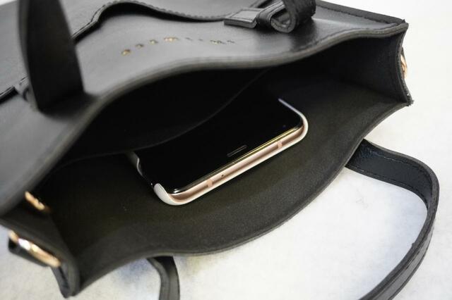 スマホを入れるポケット