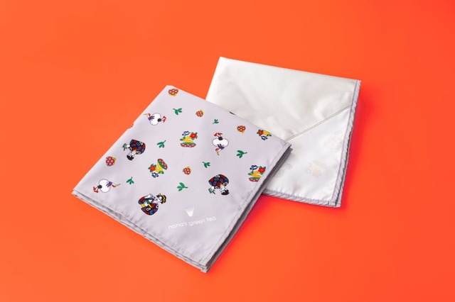 【nana's green tea「2026年福袋」】アオタケ エリコさん描きおろしのオリジナルイラスト入り風呂敷ランチマット