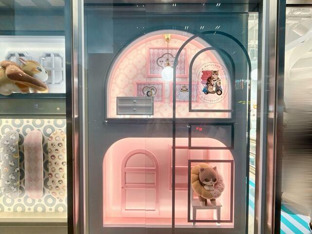 【mofusand TOKYO】パステルカラーを基調としたショーウィンドウが大人かわいい!