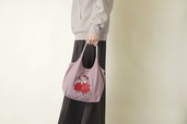 【moomin ムーミン リッチな刺繍の2wayバッグ】パッと目を引く、存在感たっぷりのリッチな刺繍デザイン