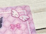 【サンリオキャラクターズ当りくじ】「21．ファイルホルダー／ピンク」キルティングのぷっくりデザインやリボン、レース、天使の羽のモチーフがかわいすぎる〜！