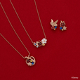 ネックレス ¥19,800、ネックレス ¥22,000、ピアス ¥24,200｜サマンサティアラ ディズニー・アニメーション映画『白雪姫』コレクション
