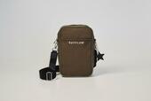 【BAYFLOWショルダーバッグ（カーキ）】『BAYFLOW ペットボトルがタテに入る! LOGO SHOULDER BAG BOOK KHAKI』