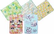 【税込5,000円以上お買い上げでプレゼント】サッとふける吸水クロス（5柄からランダム） © Disney