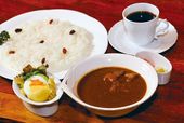 都内「喫茶店のカレー」名店5／COFFEE HALL くぐつ草（吉祥寺）　くぐつ草カレー（セット） 1630円