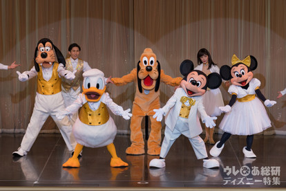 TDR】ミッキーたちが35周年コスで新成人をお祝い! 浦安市成人式2019