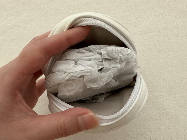 ポーチには緩衝材が入っていました【GU】クリアバッグ HELLO! PROJECT(カラー01 OFF WHITE):1,990円(税込)