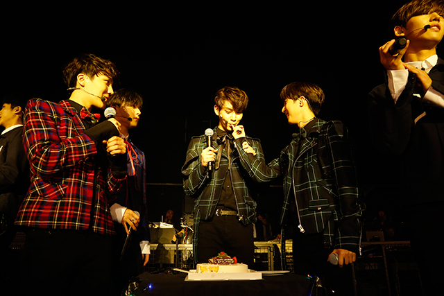 PENTAGON　12月10日＠東京・豊洲PIT 