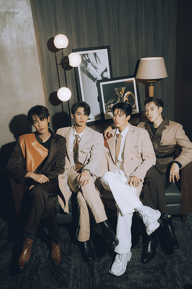 左よりデュー、ブライト、ウィン、ナニ