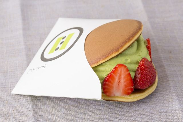 ぱふぇどら 苺(宇治抹茶クリーム)