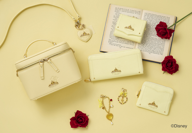 バッグ ¥23,100、長財布 ¥25,300、折財布 ¥23,100、フラグメントケース ¥19,800、スマホストラップ ¥11,000、バッグチャーム ¥6,050、ファスナーチャーム ¥4,400|サマンサタバサプチチョイス「ディズニープリンセスコレクション」