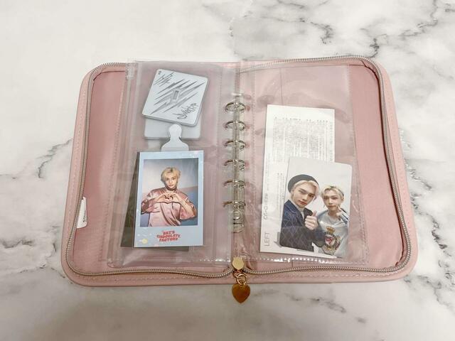 クリアリフィルポケットにはチケットの半券やトレカを入れましょう♡【sweet2023年8月号】付録「Samantha Thavasa（サマンサタバサ）ミッキー＆ミニーデザイン貴重品収納ポーチセット」