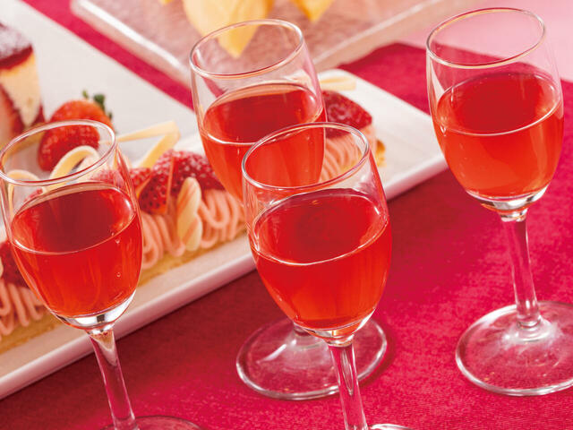 「いちごゼリー」＜期間：2026年2月21日～23日、3月14日、15日＞【【東京ベイ舞浜ホテル ファーストリゾート】20種類以上のいちごスイーツが食べ放題！5日間限定の「ストロベリースイーツビュッフェ」開催！】