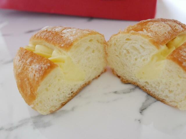 【レモンクリームパン】さっぱりとした後味が特徴
