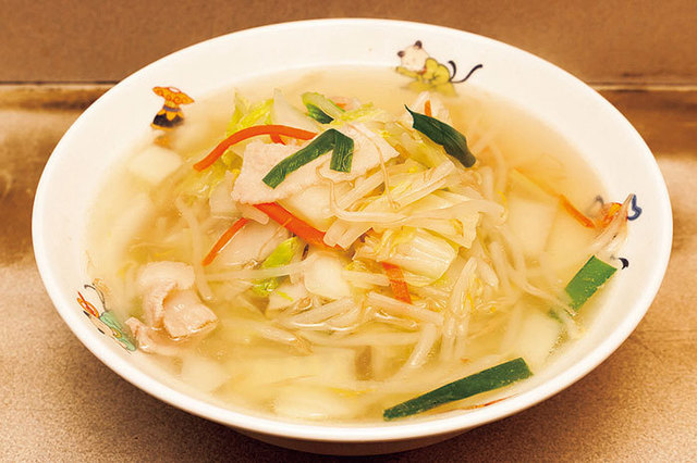 「川崎」餃子の名店／天龍 仲見世店　たんめん 580円