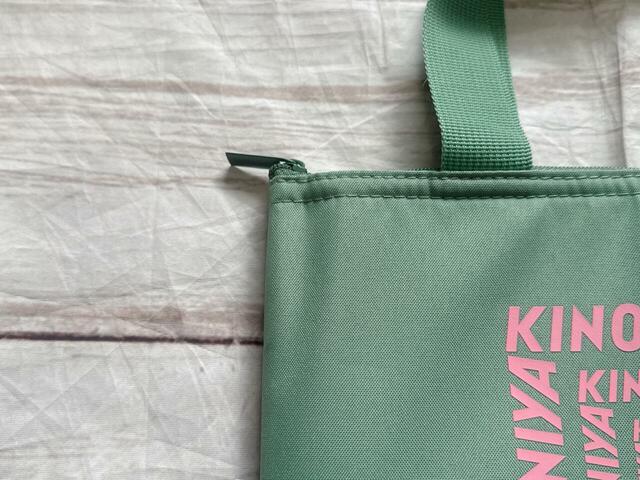 モスグリーンのような、絶妙なグリーンカラーがGood!