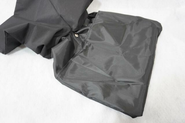 仕切りがある側の収納