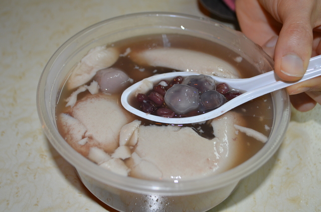 『建發號』の甘さ控えめな伝統豆花。新しい食べ物が目立つ士林でホッとする昔ながらの味