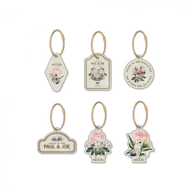 アクリルキーホルダー（715円）