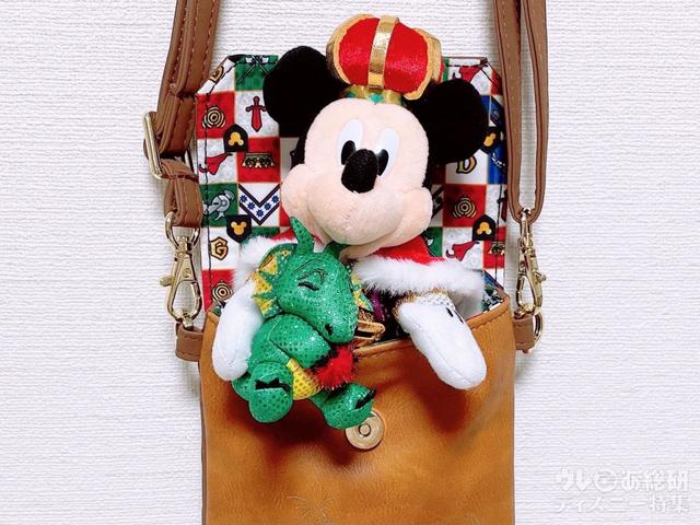 ぬいぐるみバッジを覗かせた状態