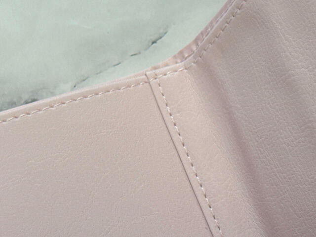 内側の生地も高級感たっぷり！