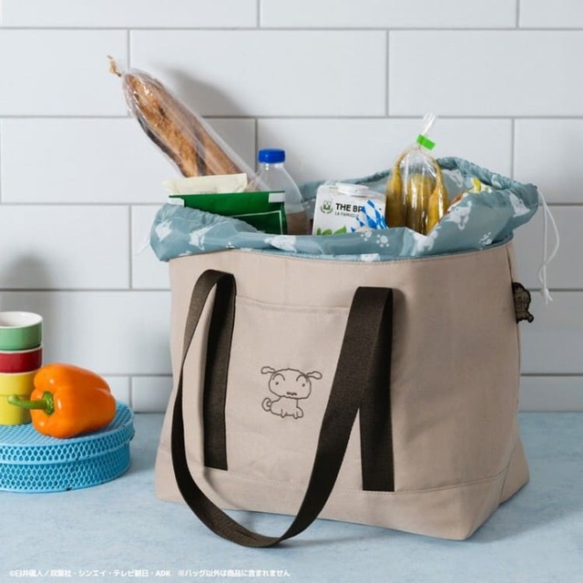 【『クレヨンしんちゃん 主婦代表!? みさえが本気で考えたお買いものにちょうどいい BIG保冷トートバッグBOOK』（宝島社）】しんのすけの母であり主婦代表!?の野原みさえが本気でプロデュース！