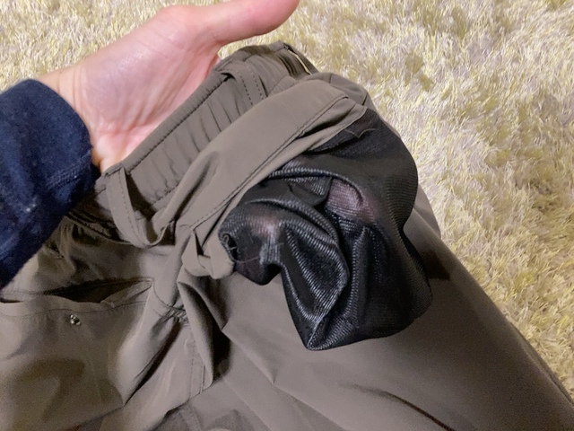 【ワークマン AERO GUARD STRETCH ICE クライミングパンツ】薄手で軽量です