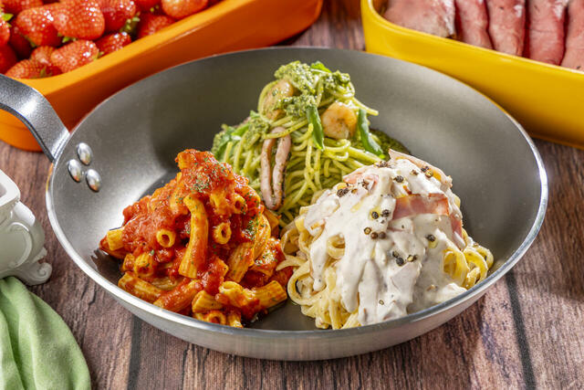 「パスタソースは、トマトソース、ジェノベーゼ、カルボナーラなど」<期間:2026年1月1日〜3月31日>【“フレッシュいちご2種“の食べ比べもできる!インターナショナルガーデンホテル成田の「旬のいちごと生パスタを楽しむイタリアンビュッフェ」】