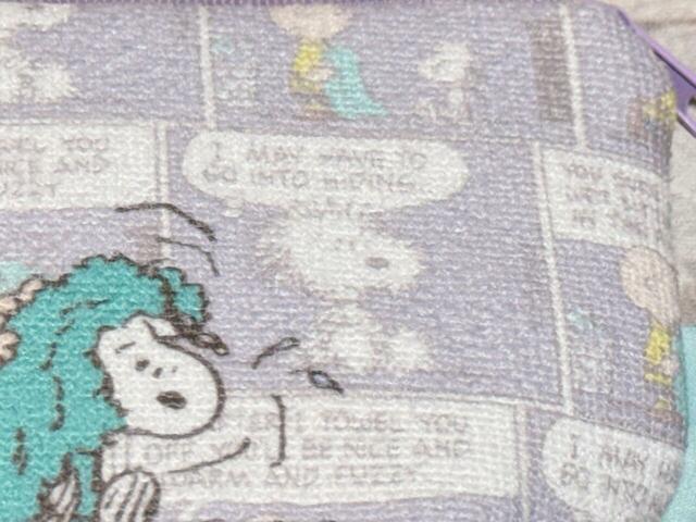 PEANUTSのコミック柄がさりげなくプリントされています