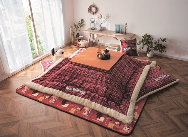 【省スペース】アップリケ付きこたつ布団「スヌーピー」｜￥ 11,900～16,900 （税込）