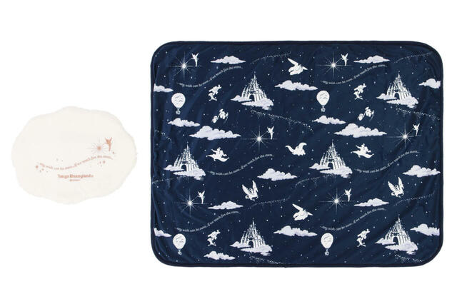 ブランケット 5,500円｜東京ディズニーランド新ナイトタイムエンターテイメント「Reach for the Stars」グッズ｜販売店舗：東京ディズニーランド「グランドエンポーリアム」｜発売日：2024年9月19日（木）