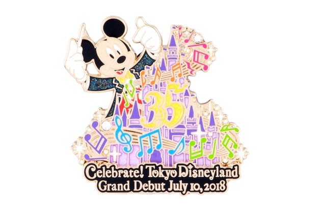 ピン ¥1,000 ※縦約4.5 × 横約4.5cm｜東京ディズニーランド「Celebrate! Tokyo Disneyland」スペシャルグッズ（2018年）