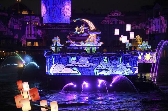 東京ディズニーリゾート「ビリーヴ！〜シー・オブ・ドリームス〜」 シーン４ © Disney