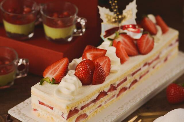 「クリスマススイーツ」<期間:2025年12月19日~12月25日>【【京都】クリスマスを彩る「国産牛のローストビーフ」や「ローストチキン」も好きなだけ!ディナービュッフェで特別な夜を満喫♪】