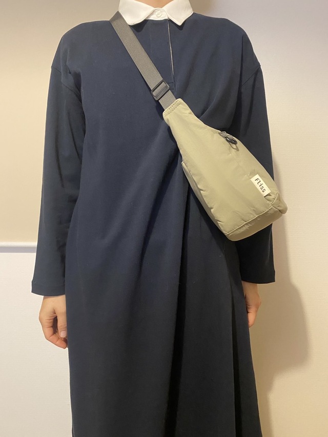 【ワークマン 丸洗いできるかばんショルダーバッグ】ショルダーストラップが太めなので、肩への負担がかかりにくいのが嬉しい♪