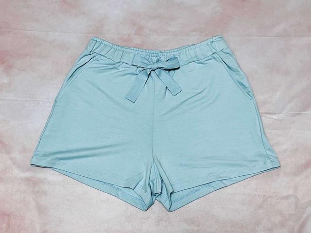 【GU(ジーユー)】ショートパンツはウエストのリボンで調節可能