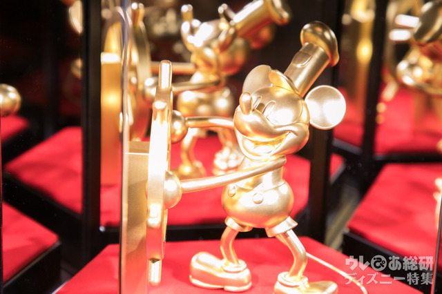 純金200gフィギュア 蒸気船ウィリー 3,500,000円｜ディズニー・アート展