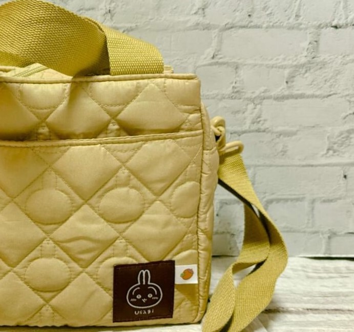 本屋さんで買える♪「ちいかわ2WAYバッグ」大人かわいい“うさぎver.”は